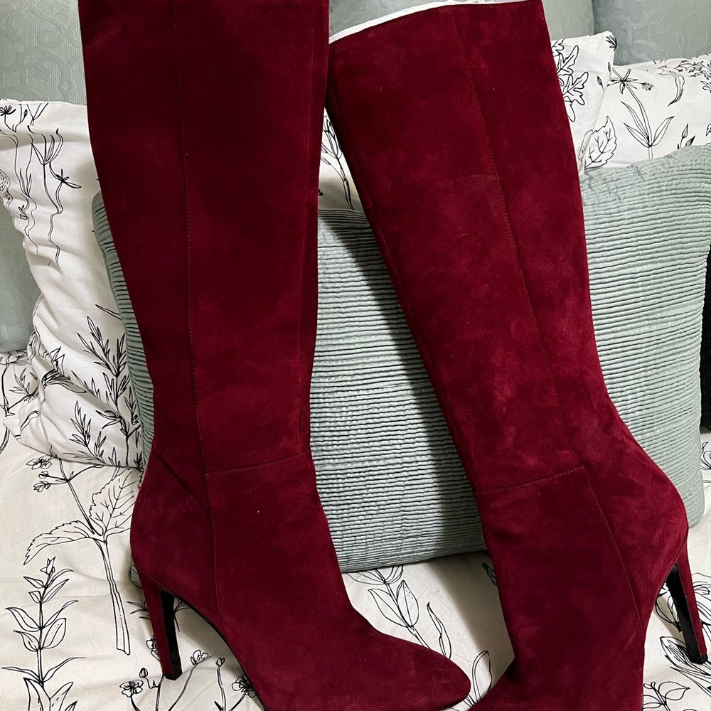 Via Spiga Wine colored 4“ Heel Boots